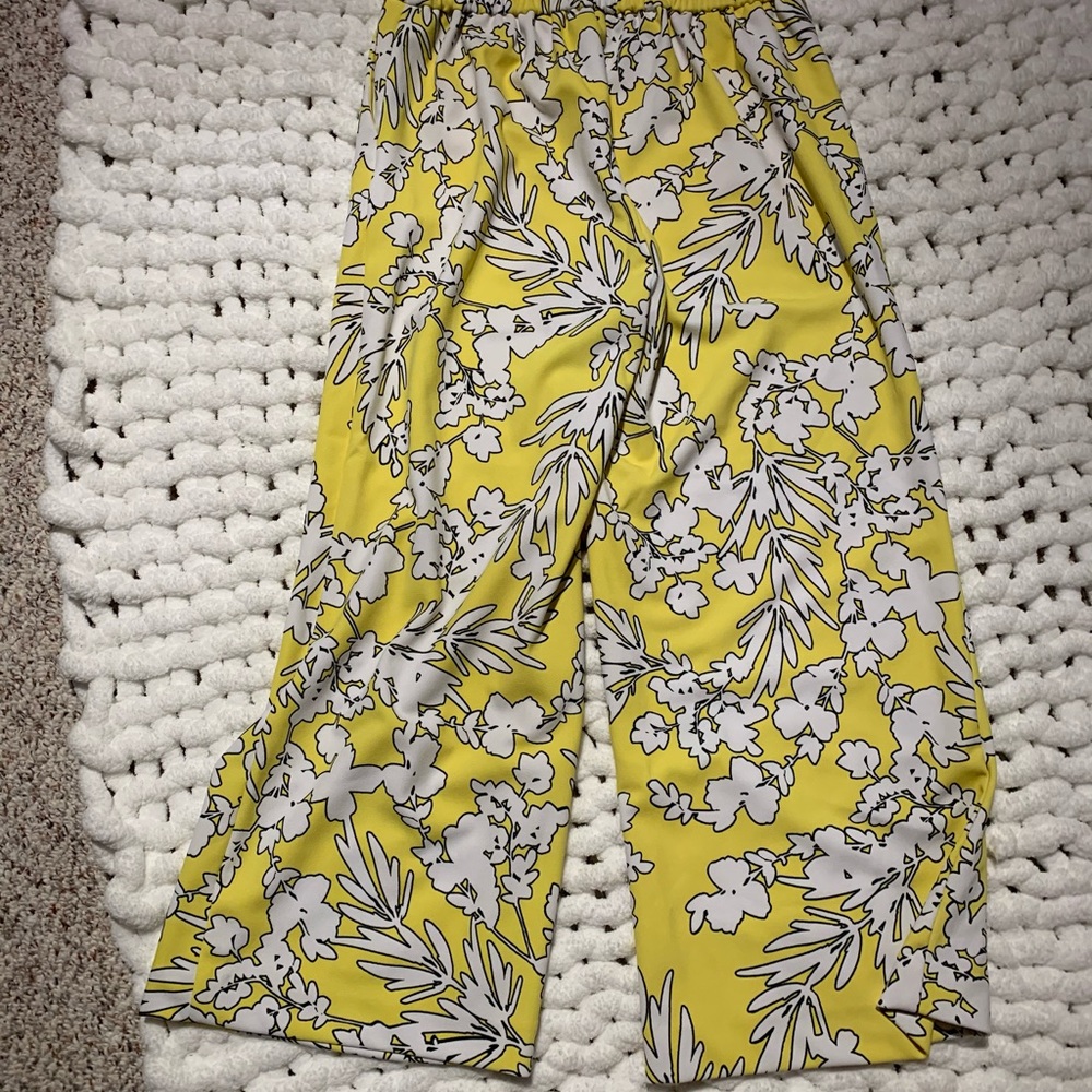 JCPenney Worthington Cropped Pants. Size small. - Picture 3 of 6